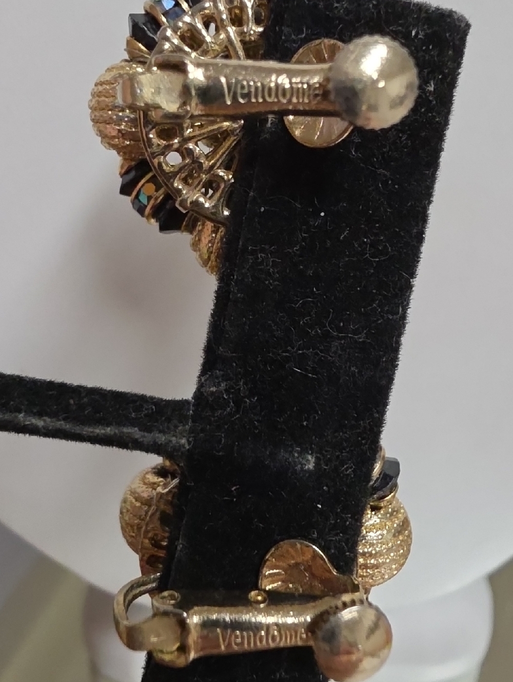 Vintage Vendome AB Gold and Black Clip On Earrings - Picture 2 of 8